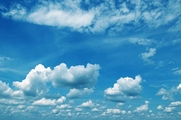Cloud v modré obloze — Stock fotografie