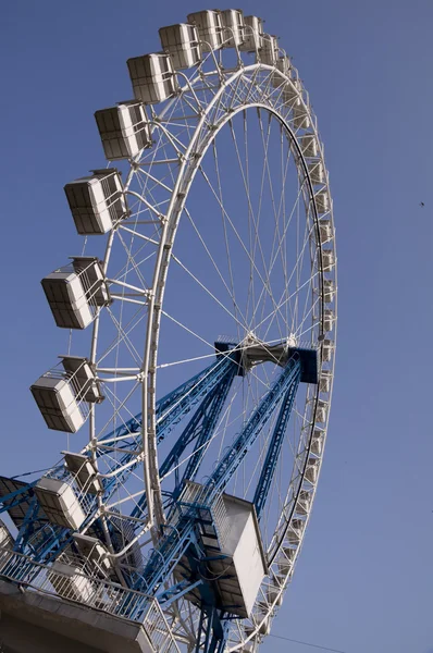 Booth atração Ferris roda em Park City Moscou — Fotografia de Stock