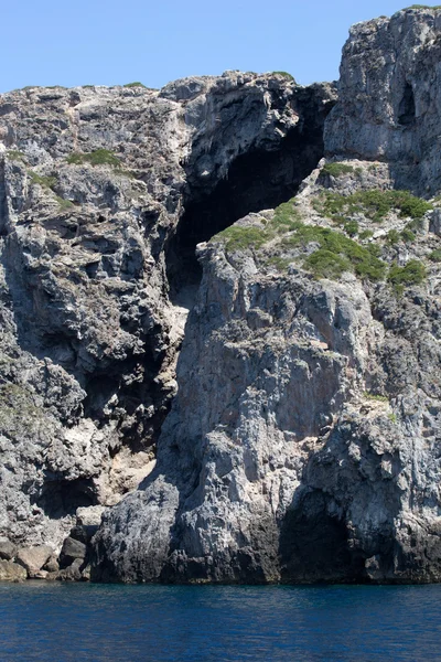 Ogromne skalne - wyspy giannutri — Zdjęcie stockowe