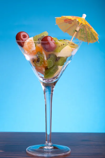 Vidro com salada de frutas — Fotografia de Stock