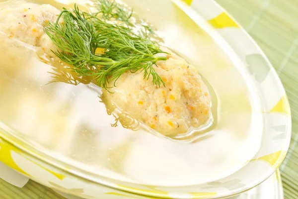 Рибний суп з фрикадельками — стокове фото