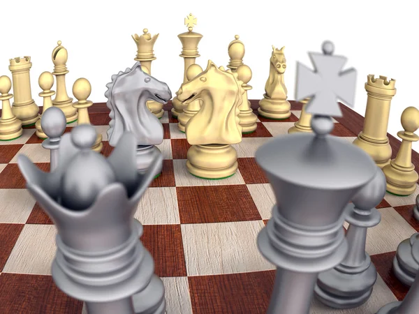 Metallschachspiel auf Holzbrett, Ritter stehen sich gegenüber. — Stockfoto