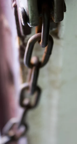 Dveře zámek řetěz — Stock fotografie