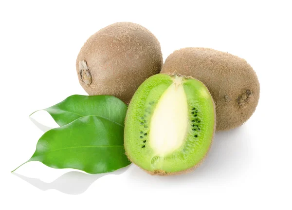 Kiwifrukt med gröna blad — Stockfoto