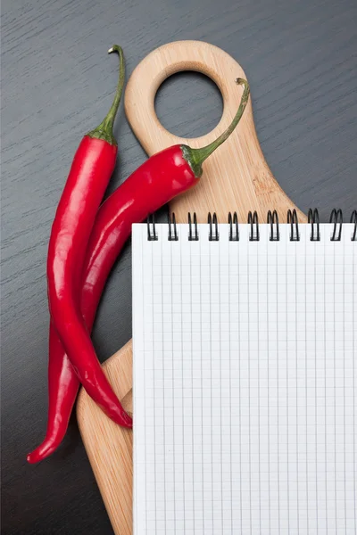 Verduras y utensilios de cocina —  Fotos de Stock