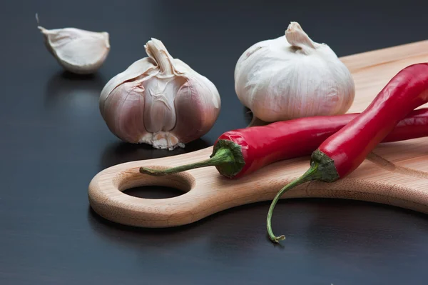 Grönsaker och köksredskap — Stockfoto