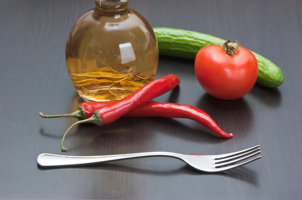 Verduras y utensilios de cocina — Foto de Stock