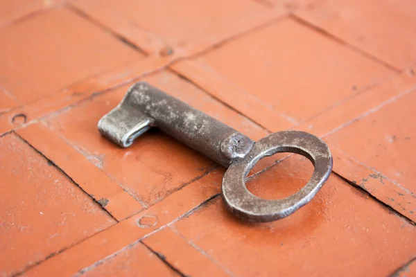 Eski sandık için anahtar — Stok fotoğraf