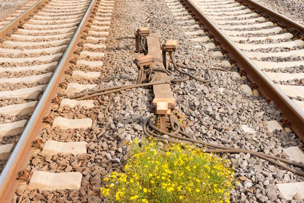 Dispositivos de sensor entre vías de ferrocarril —  Fotos de Stock