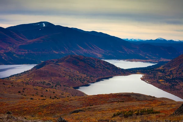 Paisaje de lagos de montaña de color otoño —  Fotos de Stock
