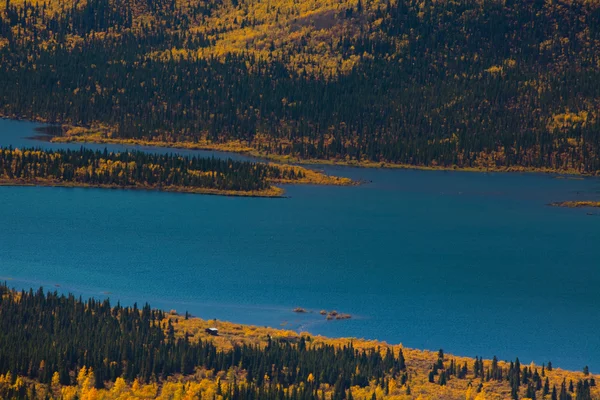 Vis meer, yukon grondgebied, canada — Stockfoto