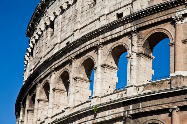 Colosseum, kék sky — Stock Fotó