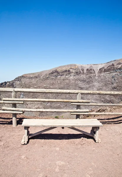 Bench in front Vesuvius crater — Stock Photo, Image