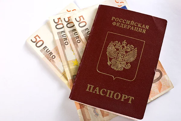 Ruské cestovní pas a peníze. — Stock fotografie