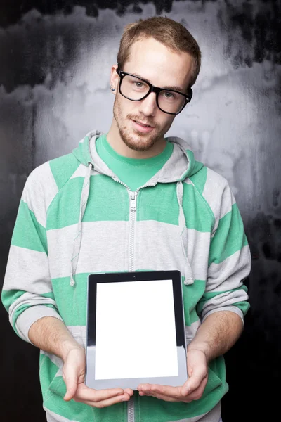 Hombre Nerd inteligente de buen aspecto con Tablet Computer —  Fotos de Stock
