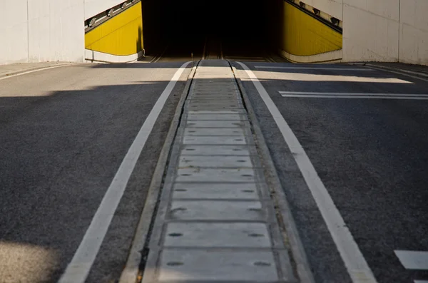 Iki yönlü yol tünel — Stok fotoğraf