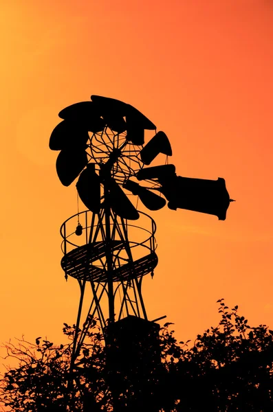Alte Bauernwindmühle — Stockfoto