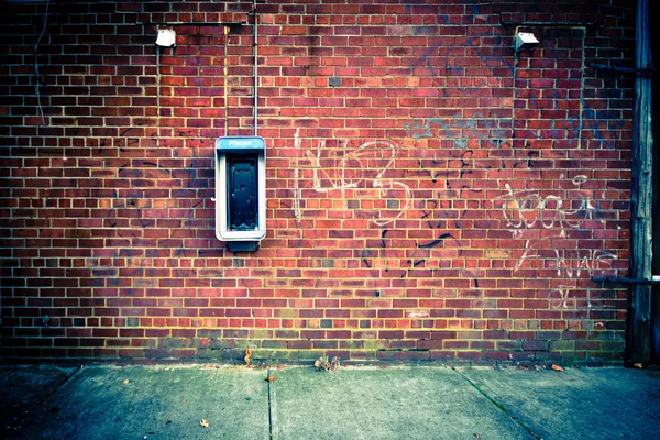 Стена с телефоном — стоковое фото