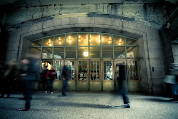 怀旧纽约中央车站入口 — 图库照片