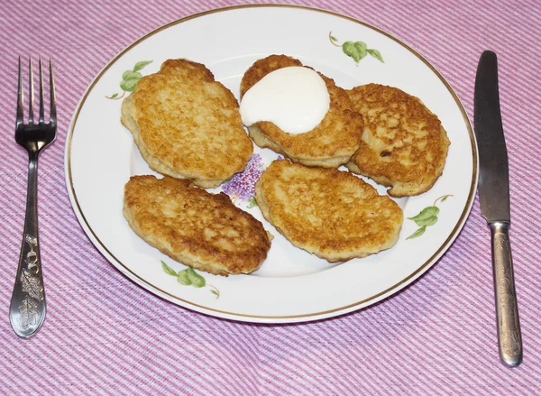 Appetizing baked fritters — Stock Photo, Image