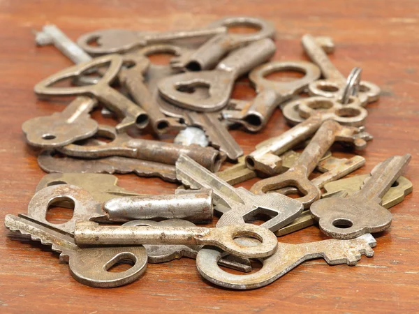 Beaucoup de vieilles clés en métal gros plan . — Photo