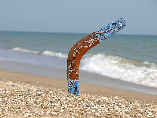 Sandy Sahili 'nde bumerang. — Stok fotoğraf