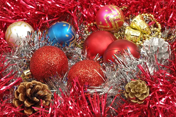 Různobarevné kuličky vánoční. — Stock fotografie
