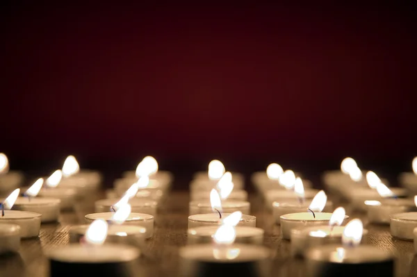 모든 성도 주 개념 빨간 배경에 촛불 — 스톡 사진