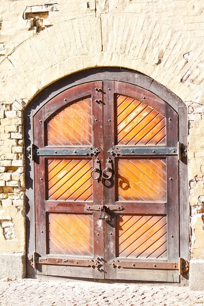 Chiuso vecchio cancello in legno a caponier — Foto Stock