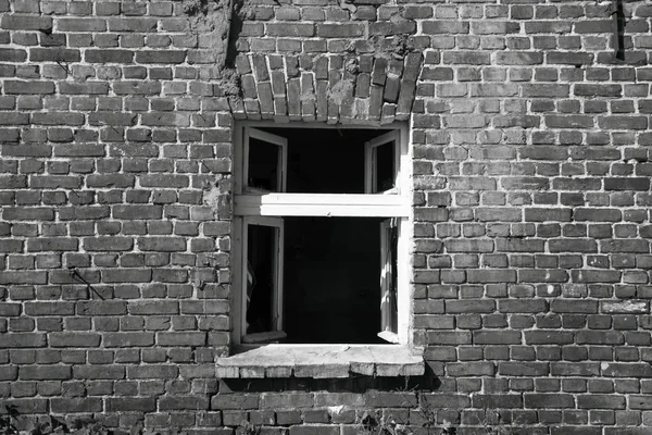 Krossat fönster — Stockfoto