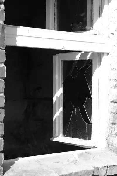 Jendela yang pecah — Stok Foto