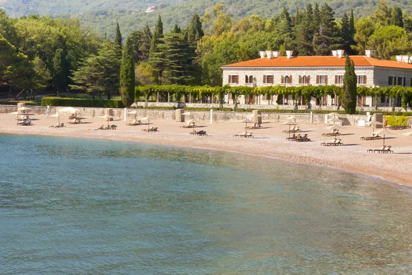 Praia privada e hotel - Montenegro — Fotografia de Stock