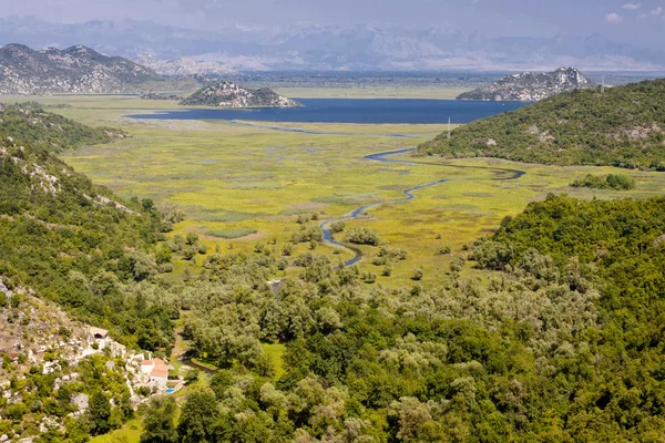 Skönhet natur - Balkan, montenegro, skadarsko sjö. — Stockfoto
