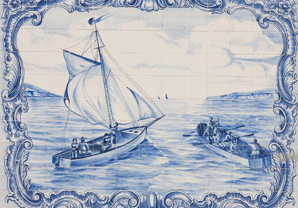 Portugiesisches Mosaik Azulejo - Meer mit Booten Stockbild