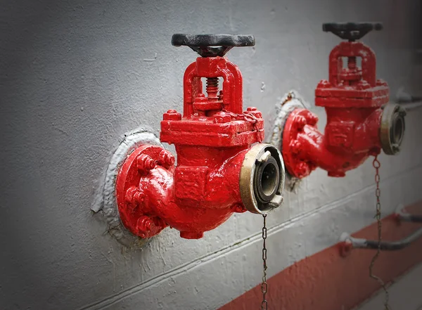 Винтажный пожарный гидрант — стоковое фото