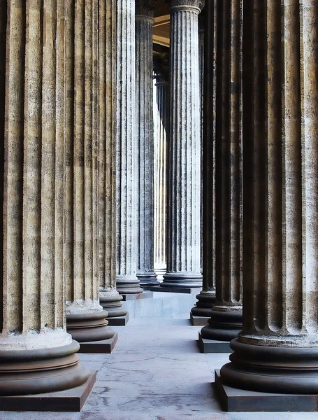 Старые колонны — стоковое фото
