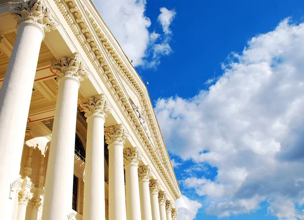 Columns and sky — Stock Photo, Image