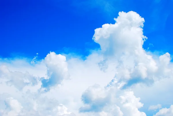 Céu de verão e nuvens — Fotografia de Stock