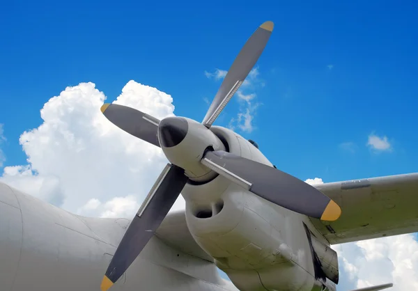 军事涡轮螺旋桨飞机引擎 — 图库照片