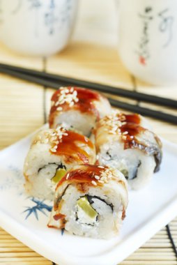 Unagi suşi roll