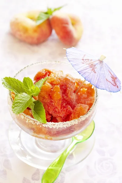 桃のアイスクリーム — ストック写真