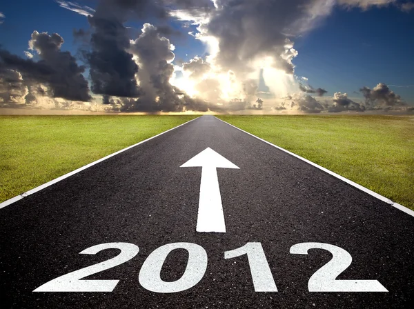 Vägen till det nya året 2012 och soluppgång — Stockfoto