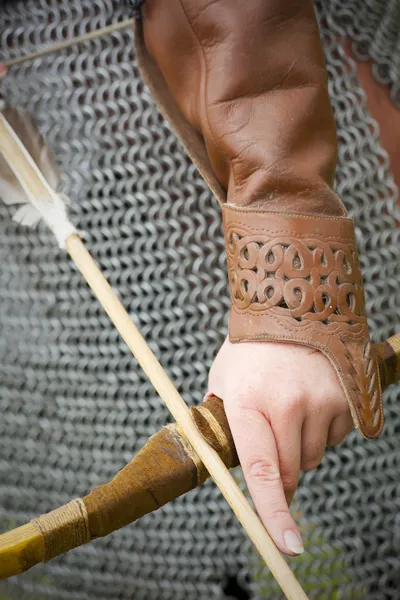 Лук і стрілка/ середньовічна броня — стокове фото