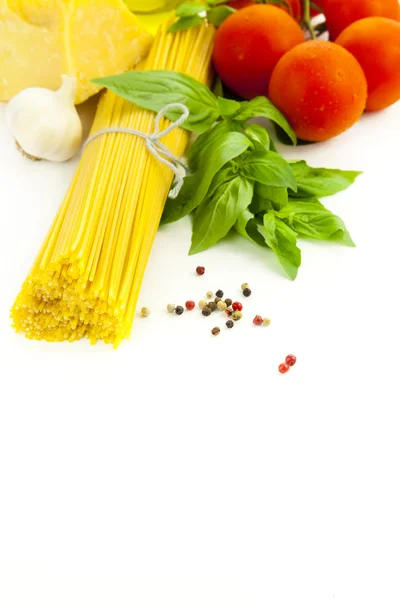 İtalyan yemek pişirmek için malzemeler — Stok fotoğraf