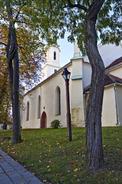 Edifícios históricos em Kuldiga, Letónia — Fotografia de Stock