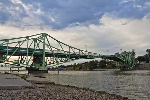 Pont levant, Liepaja, Lettonie . — Photo