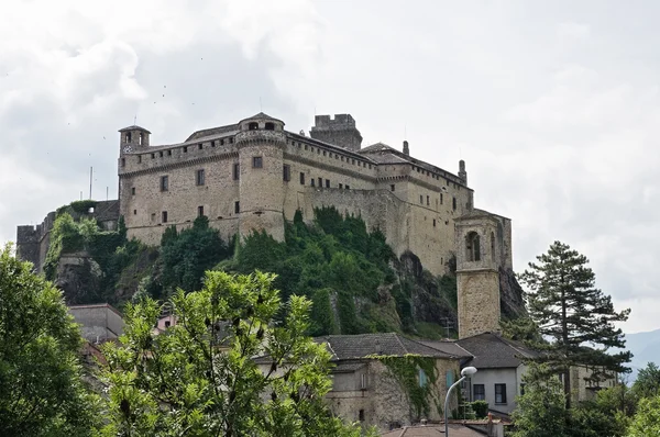 Bardi hrad. Emilia-Romagna. Itálie. — Stock fotografie