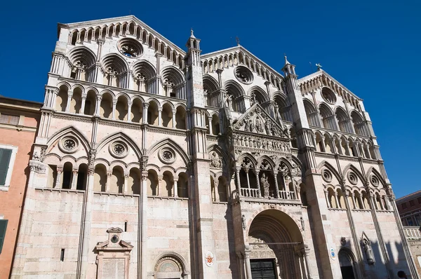 De kathedraal van St. giorgio basiliek. Ferrara. Emilia-Romagna. Italië. — Stockfoto