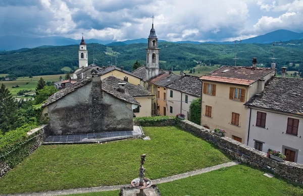 Panoramiczny widok compiano. Emilia-Romania. Włochy. — Zdjęcie stockowe