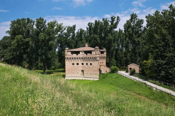 Fästningen rocca stellata. Bondeno. Emilia-Romagna. Italien. — Stockfoto